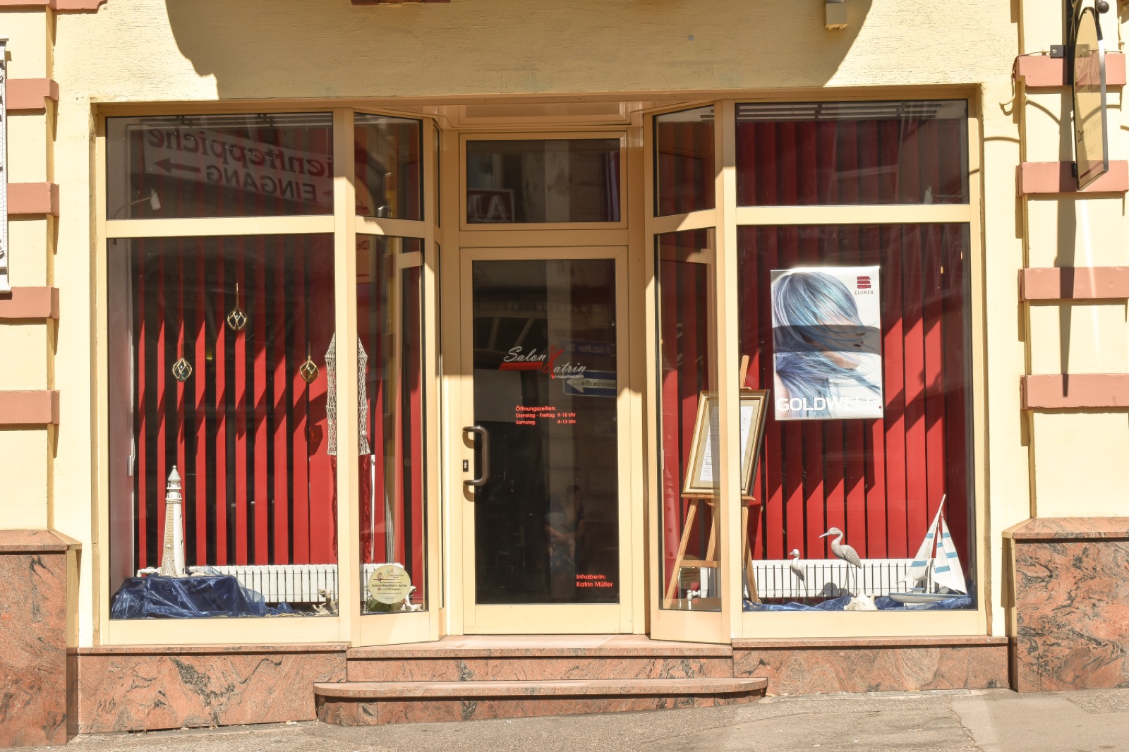 Außenansicht des Salon Katrin in der Bitscher Straße